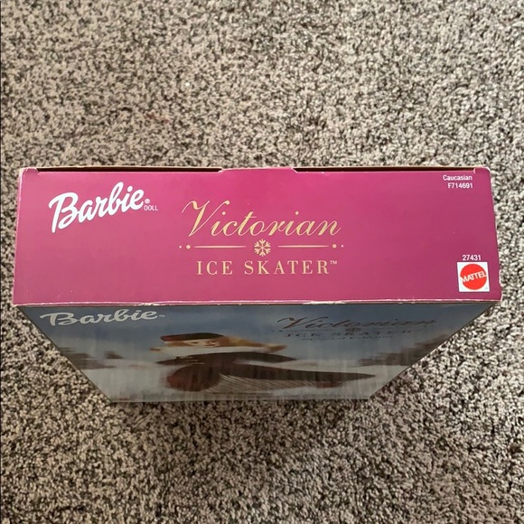 Victorian Ice Skater Barbie  🎀Final Price🎀 - Picture 7 of 7